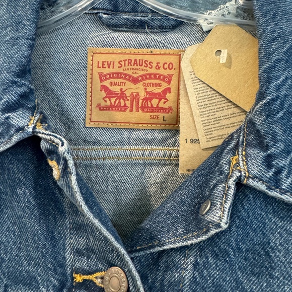 Levi Strauss Jean Jacket NWT - Picture 2 of 2